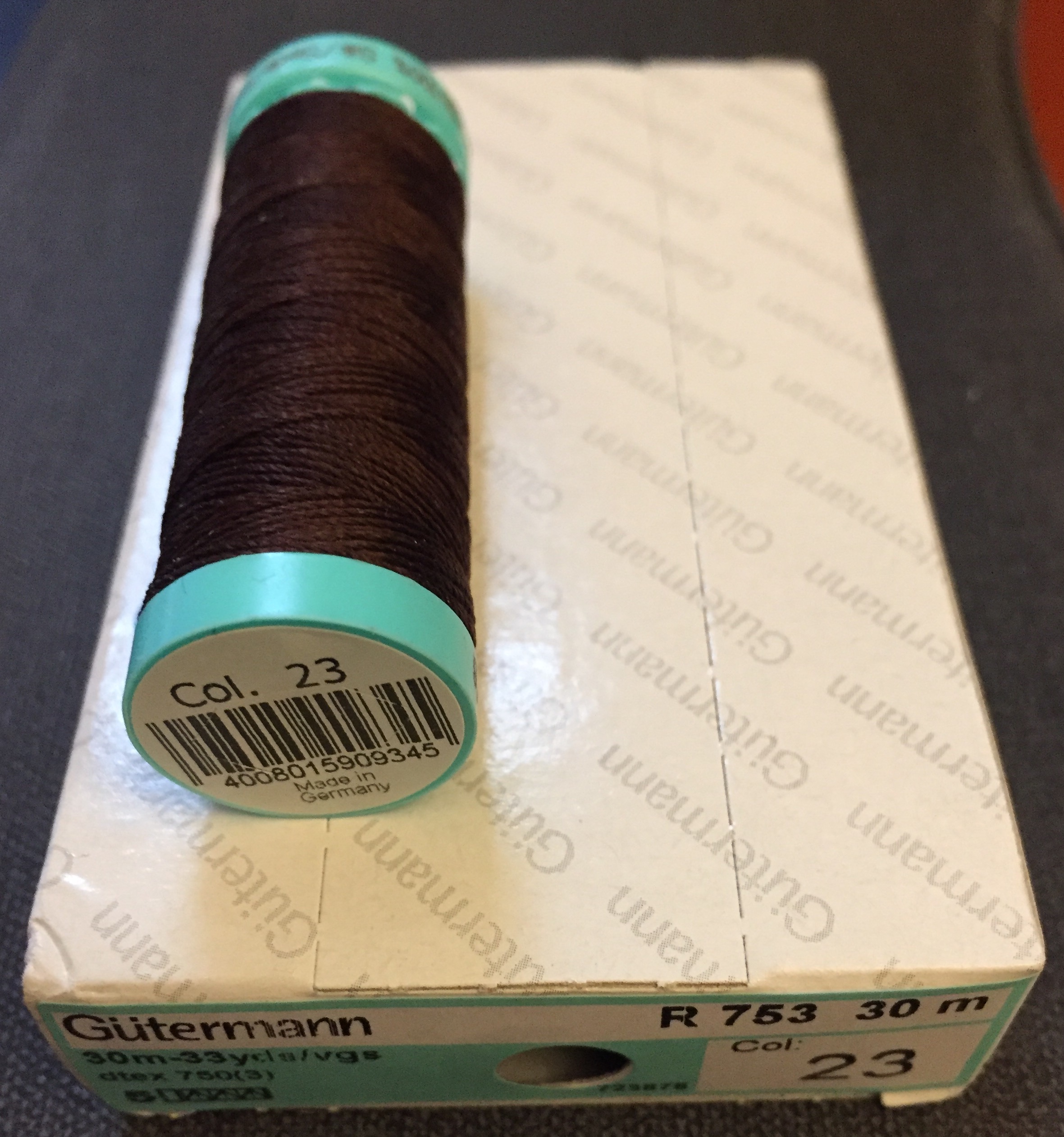Box Silk Buttonhole Twist 10 x 10m COL 23 - BROWN