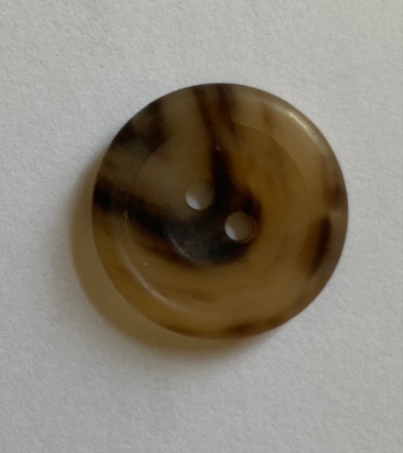 Real Horn 2 Hole Button 23L/14.8mm Col 7 MID FAWN