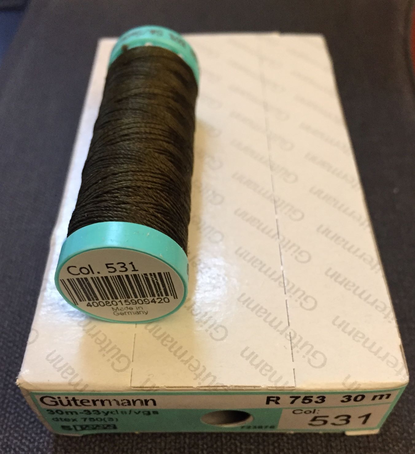 Reel Silk Buttonhole Twist 30m - 531 DK KHAKI GREEN
